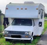 Toyota Truck Hilux – Pickup / Autocaravana americana CLasse 1