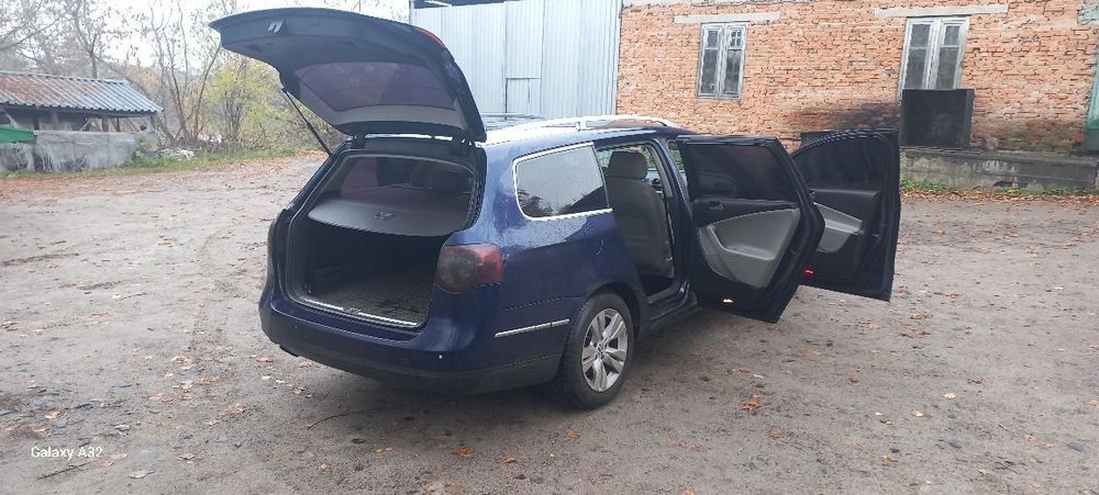 Продам вмісткий сімейний автомобіль.