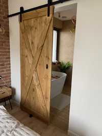 Drzwi przesuwne w stylu loft pod wymiar. System GRATIS