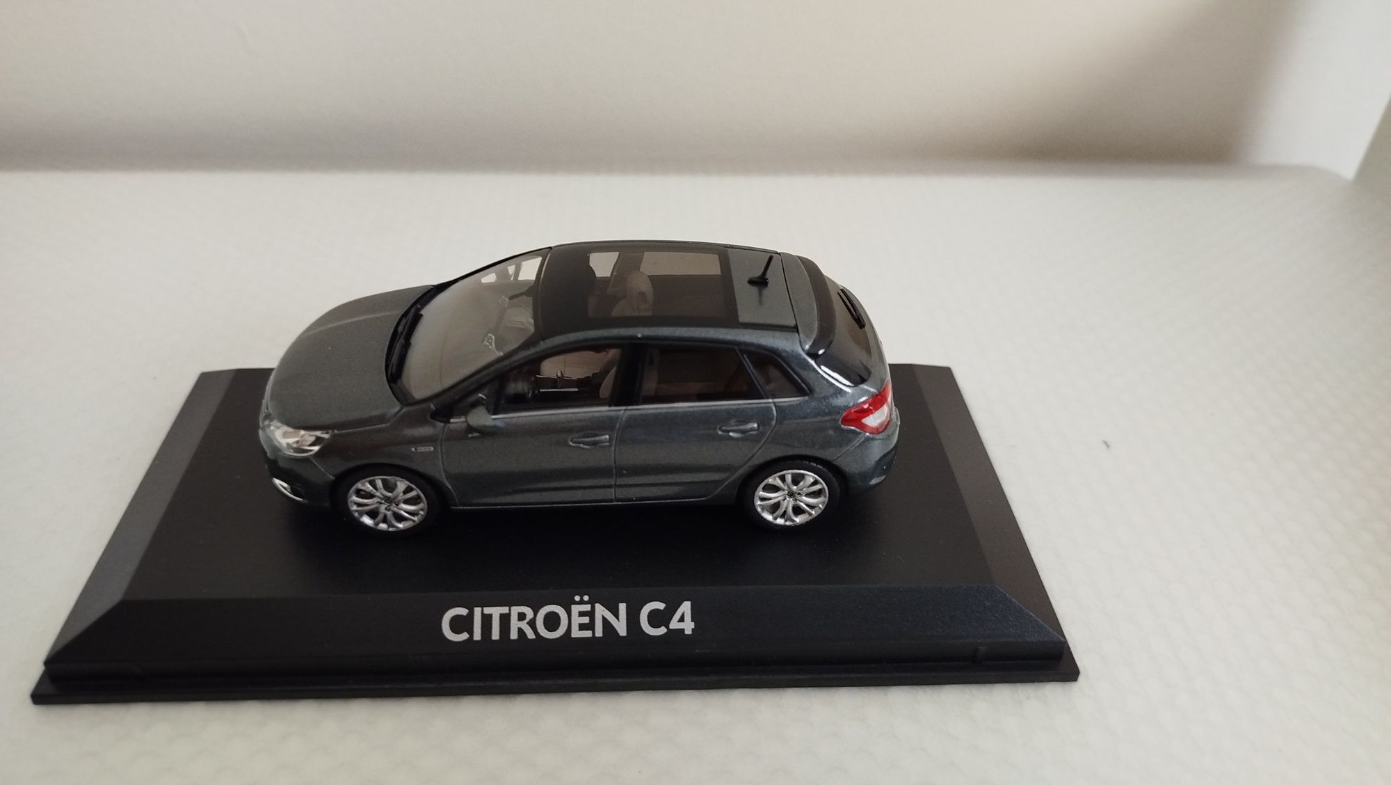 Miniatura Citroen C4 Nova 1/43