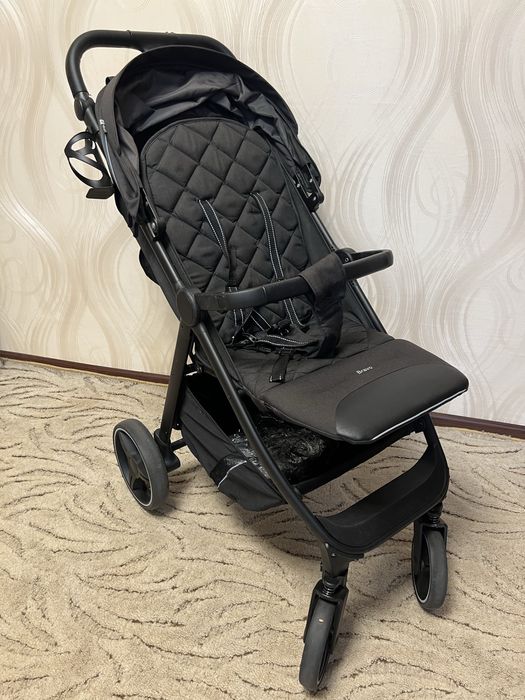 Прогулянкова коляска Carello Bravo