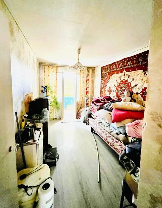 Продам 3-и кімнатну квартиру мікрорайон Шкільний.