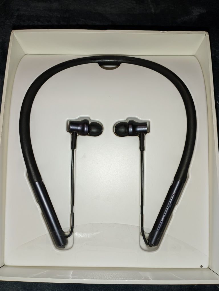 Bluetooth-гарнітура Xiaomi Mi Bluetooth Neckband Earphones Black