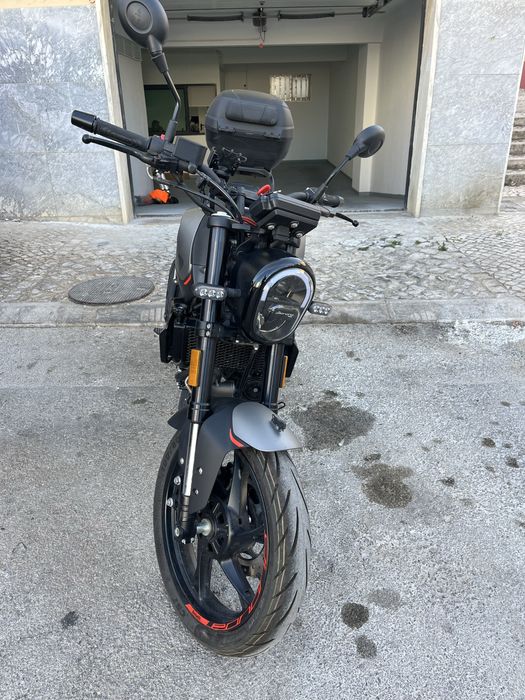 Benelli Leoncino 125