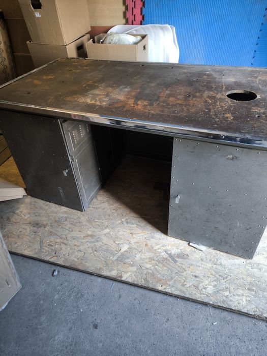 Продам стіл слюсарний