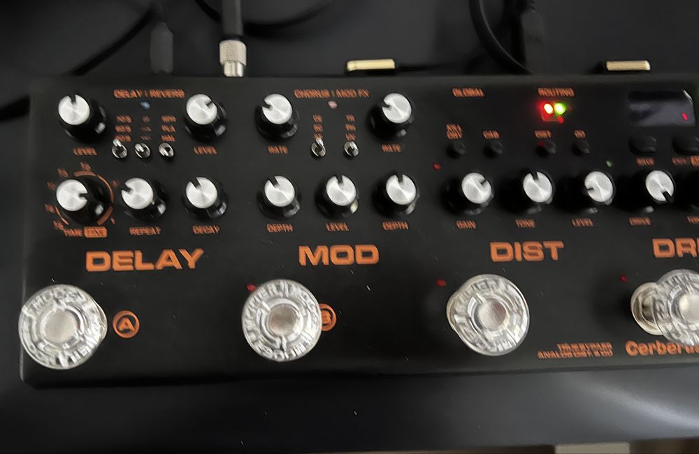 Nux Cerberus efekt gitarowy