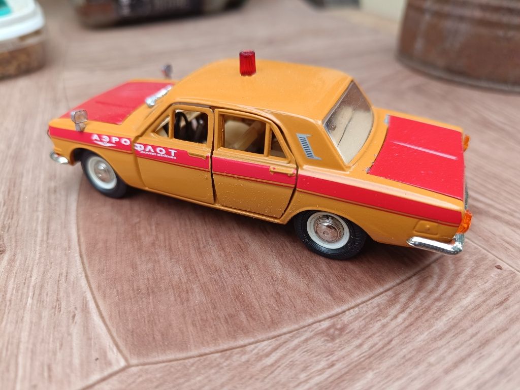 Продам модель газ 2401. Масштаб 1:43