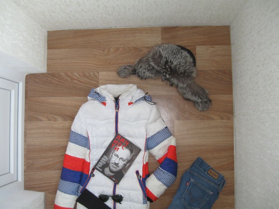 Шапка-ушанка из кожи с мехом чернобурки