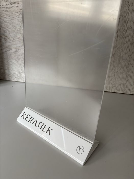 Display reklamowy sprzedażowy Nowy A4 plexi pleksi z Logo Kerasilk