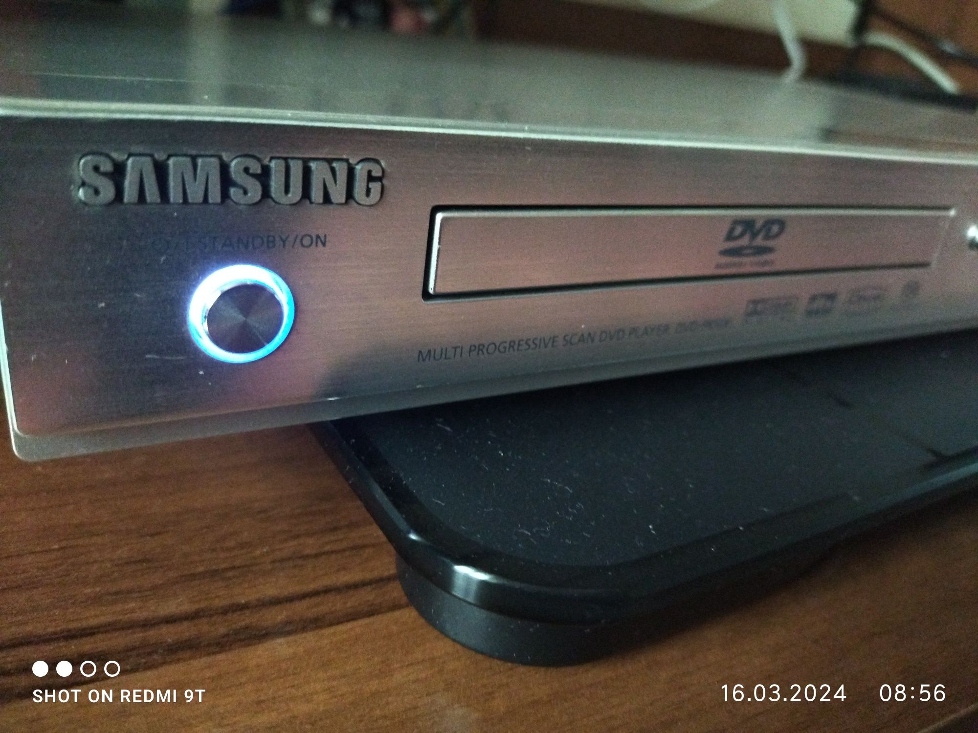 DVD плеер Samsung DVD-P650K
