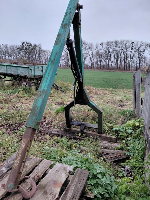 Кран на навеску трактора