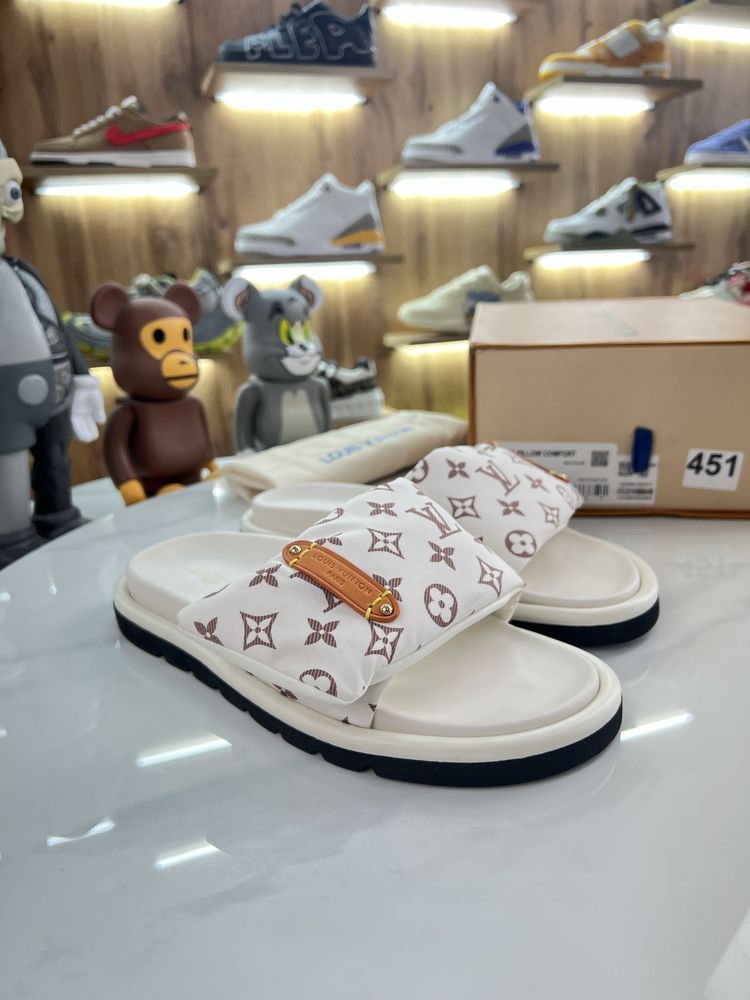 Тапочки Louis Vuitton LV Beige Monogram logo
