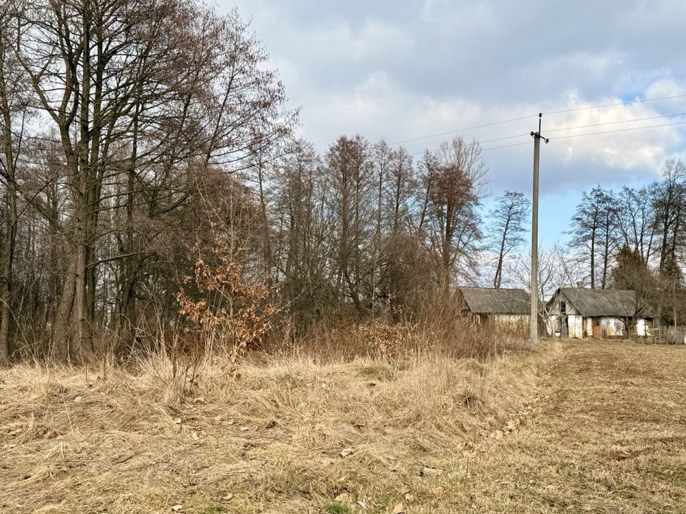 Затишна земельна ділянка під будинок в 17хв. від міста.