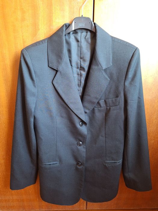 Traje feminino. Tamanho S