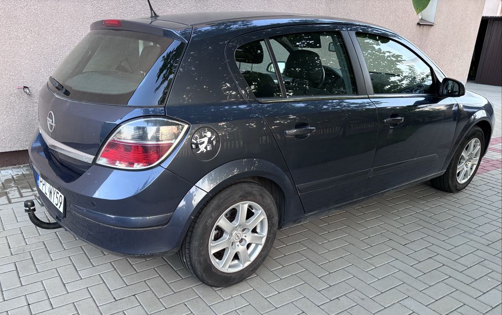 Opel astra H 1.6 16V 115KM Hak tempomat multifunkcja komputer podlokie