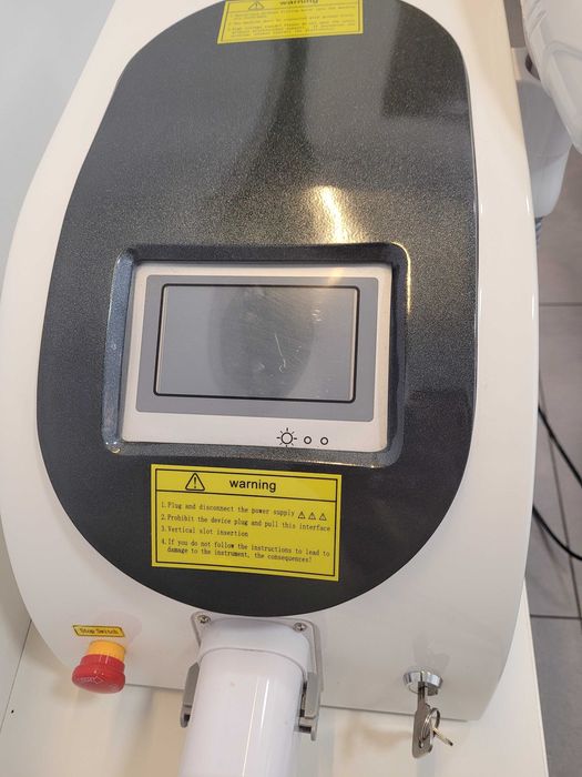 Urządzenie do peelingu węglowego Q - switch