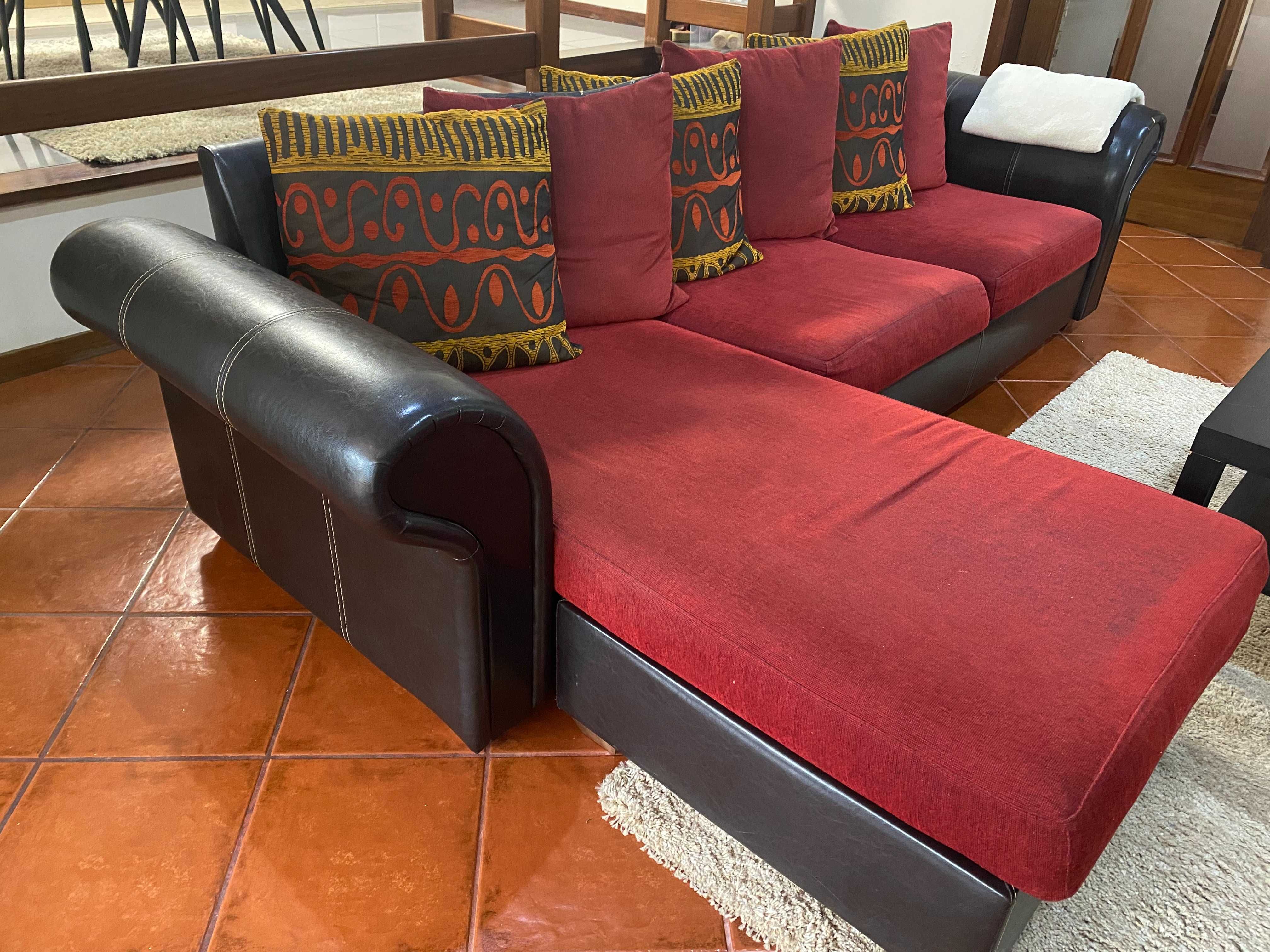 Sofá Chaise Longue Reversível com almofadas