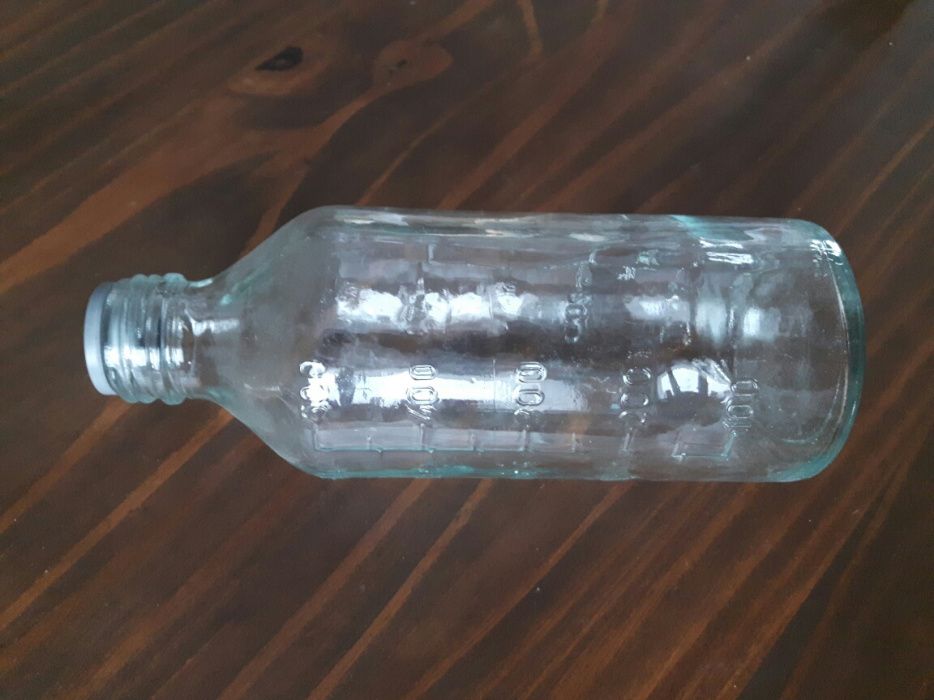 Stara butelka z podziałką medyczna szklana 500ml