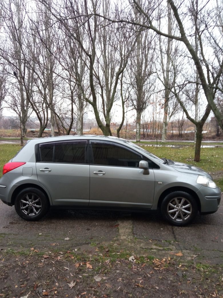 Продам авто NISSAN TIIDA