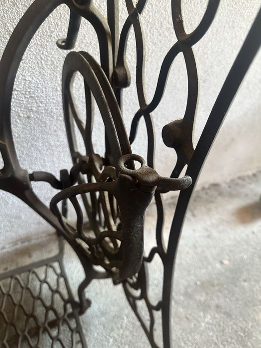 Pés de máquina de costura antiga