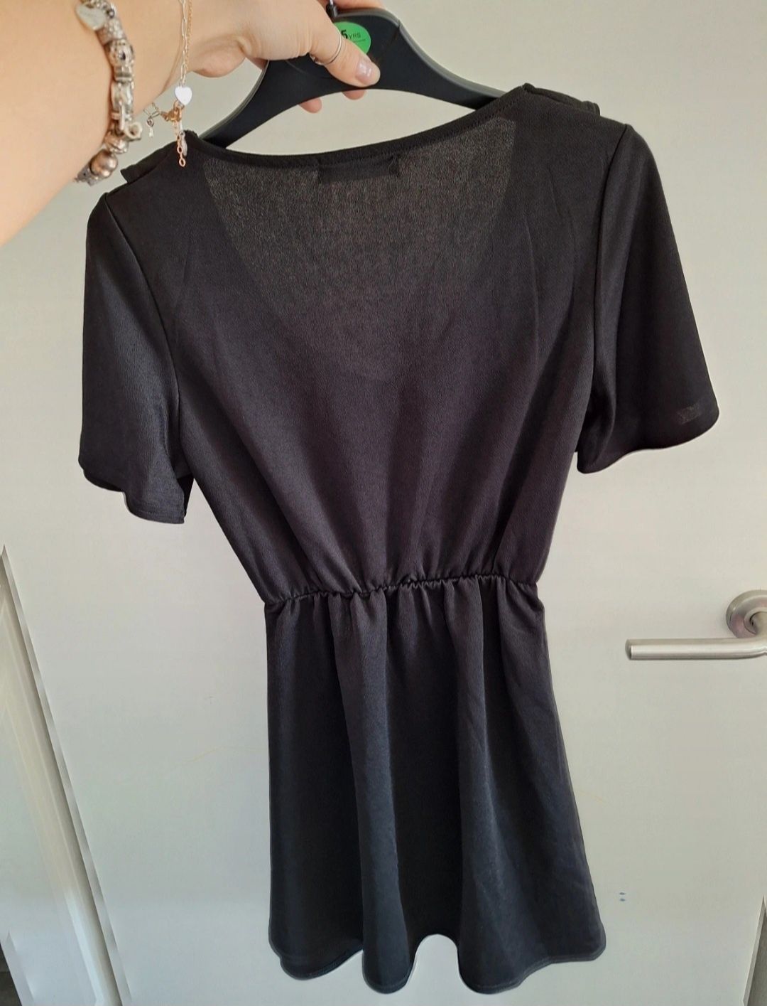 Sukienka czarna na lato missguided S rozkloszowana z falbankami