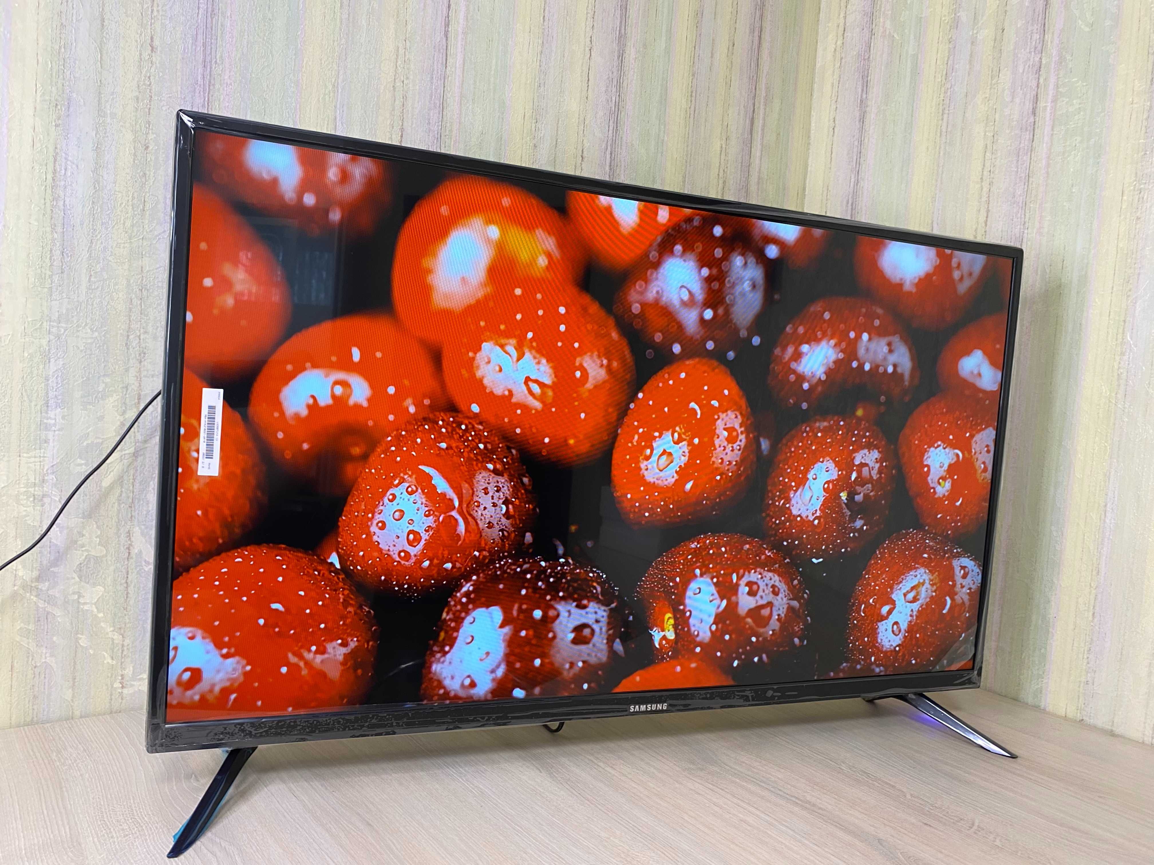 Безрамочный телевизор Samsung 32" 4K, SmartTV, HDR, T2