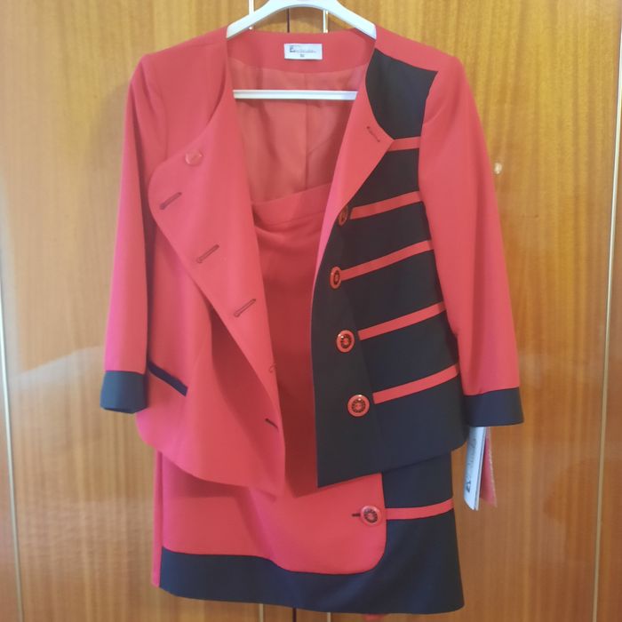 Женский новый костюм