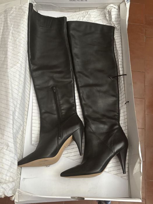 Botas de cano alto em couro!