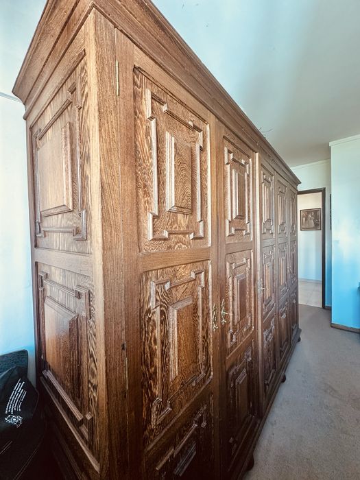 Roupeiro grande de 5 portas em madeia exotica
