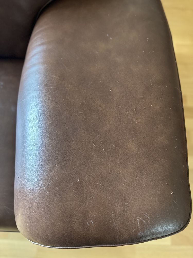 Wygodny skurzany fotel