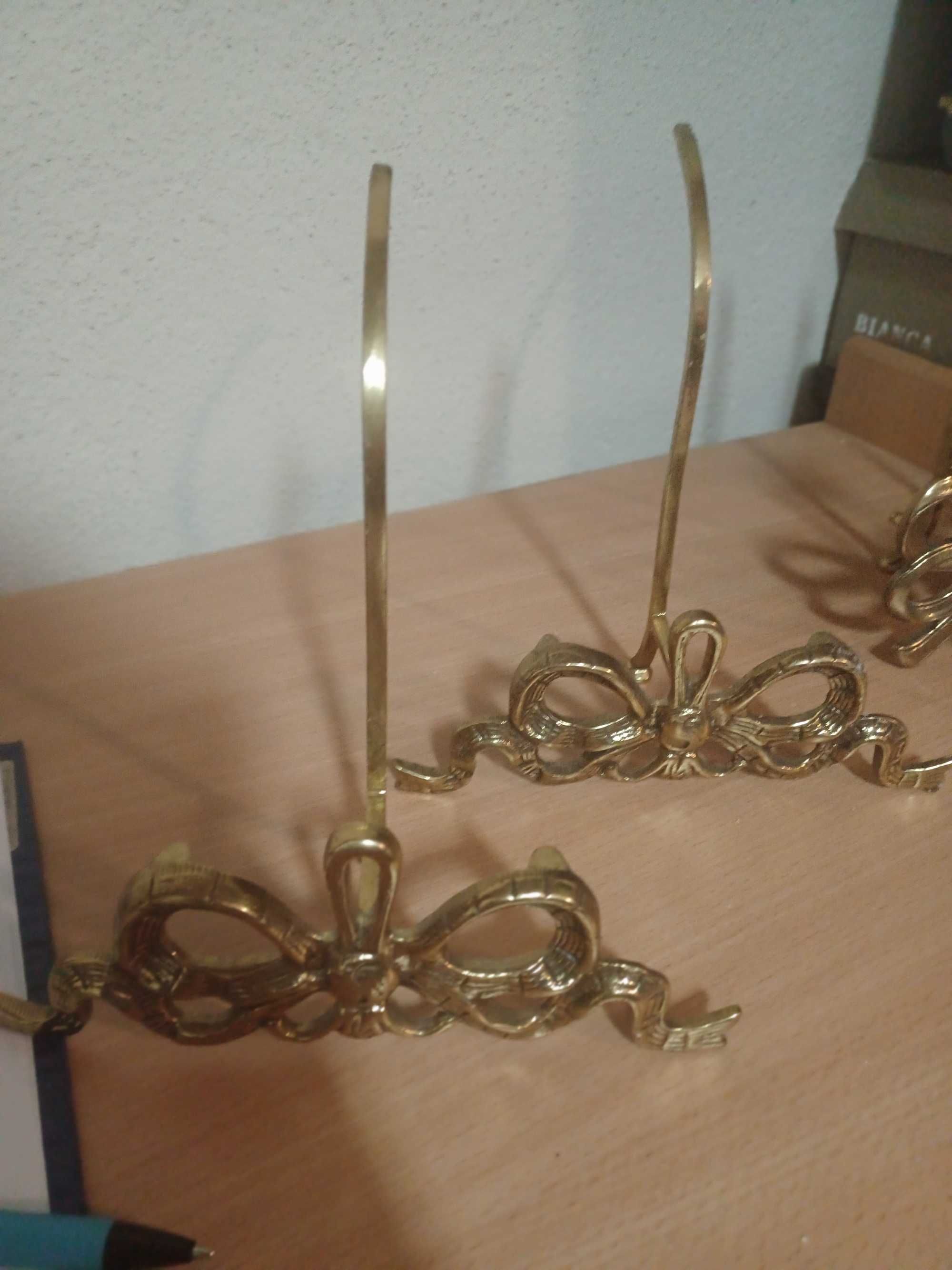 Suporte dourado para decoração (quadros/outro)