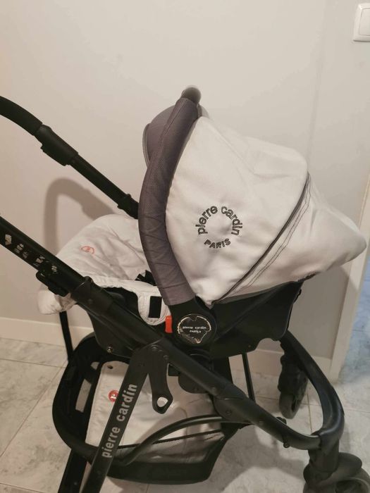 Carrinho e ovo de bebe