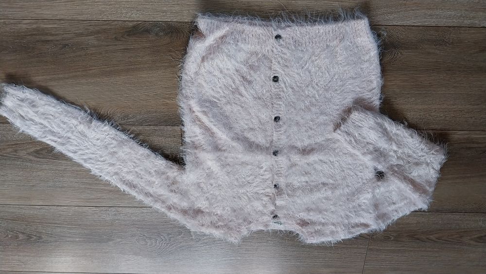 Sweterek włochacz r. 134 Coolclub