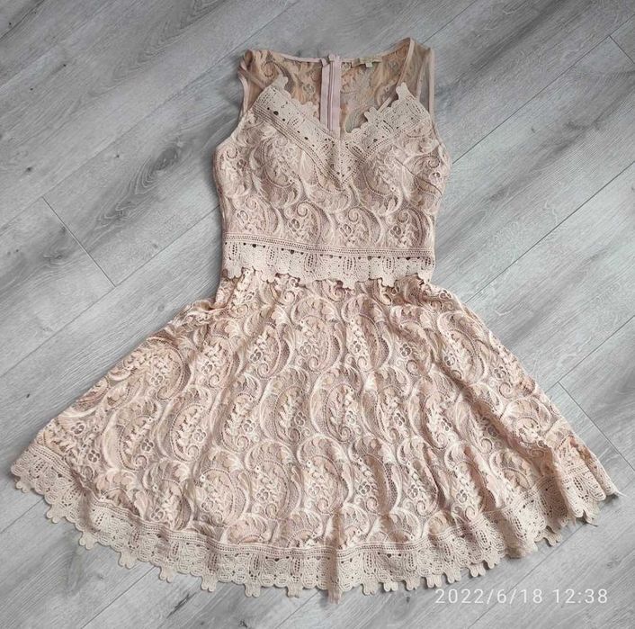 Sukienka koronkowa