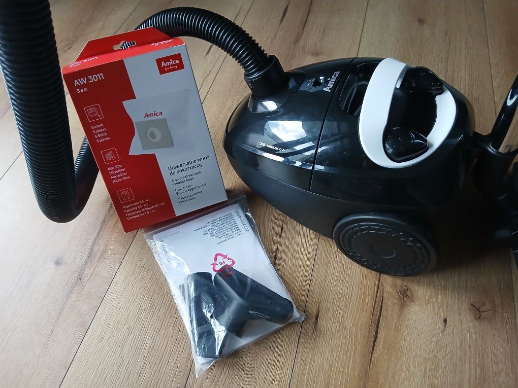 Odkurzacz Amica 900W