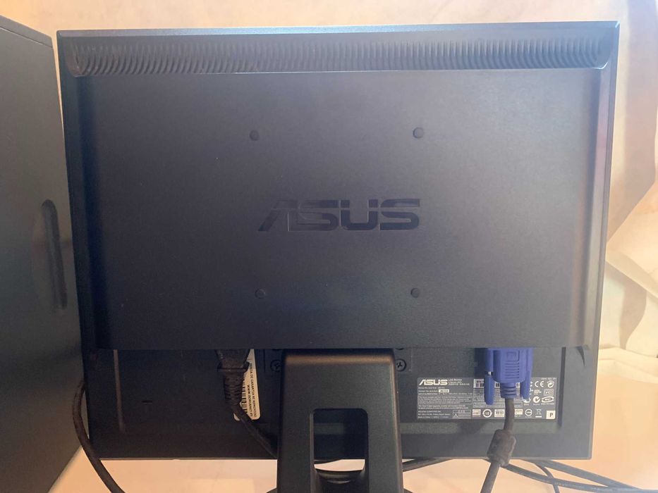 PC Asus + Monitor + Teclado