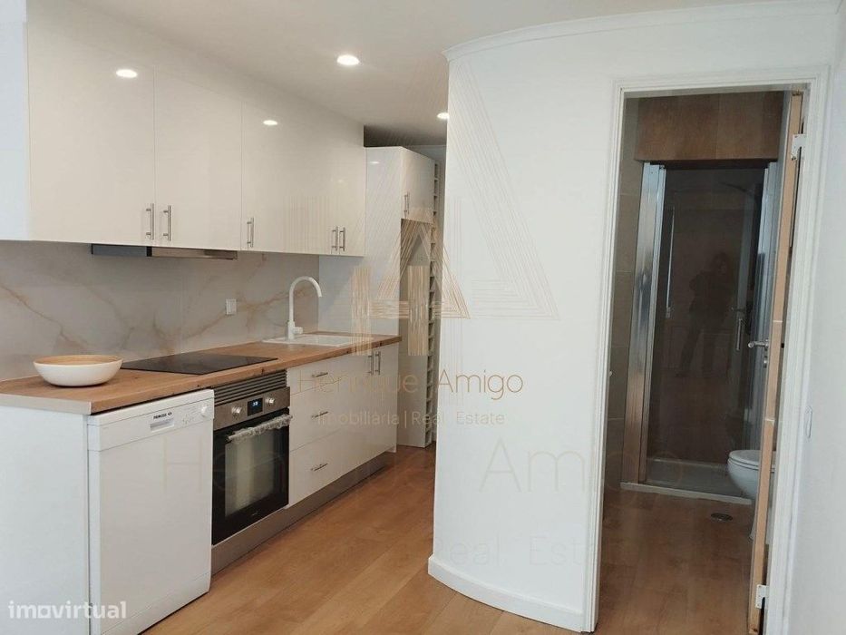 EXCLUSIVO | Fantástico prédio no centro de Sesimbra