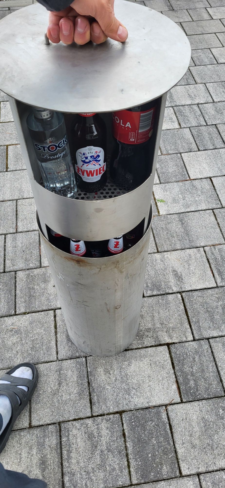 Sprzedam lodówkę coolleerrr z rury nierdzewnej do wkopania w ziemię.