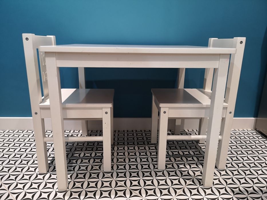 Stolik dziecięcy IKEA Kritter z krzesełkami