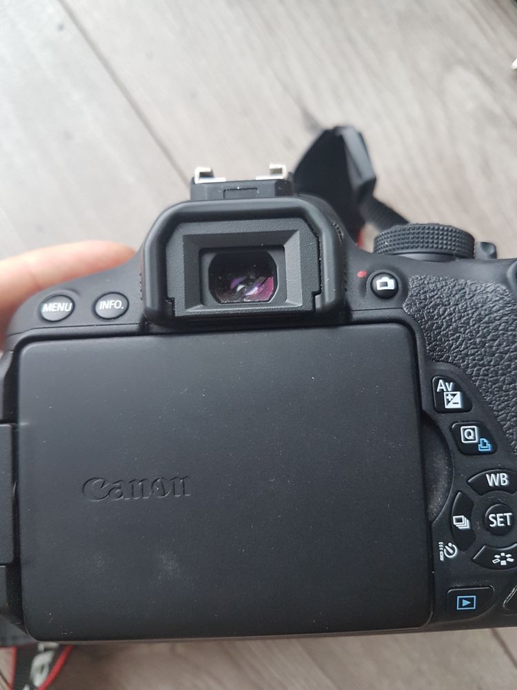 Canon Eos 700D 18-55 aparat fotograficzny cyfrowy plus torba