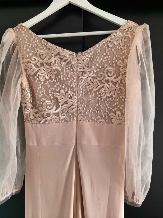 Sukienka pudrowy róż bardzo elegancka.Raz ubrana na Chrzest Święty.