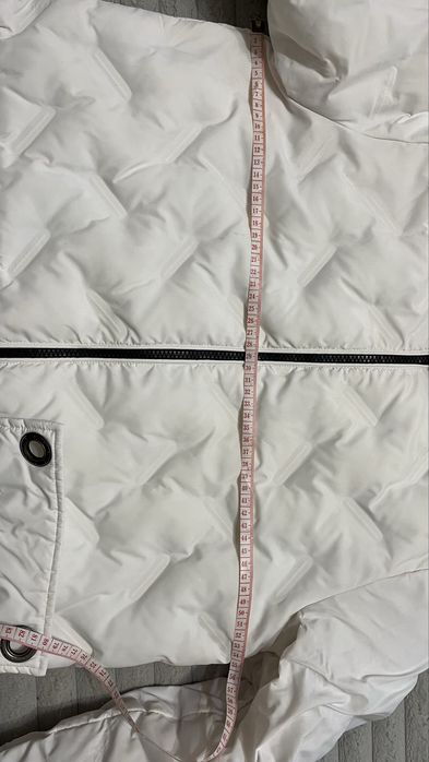 Пуховик  білий 36 розмір