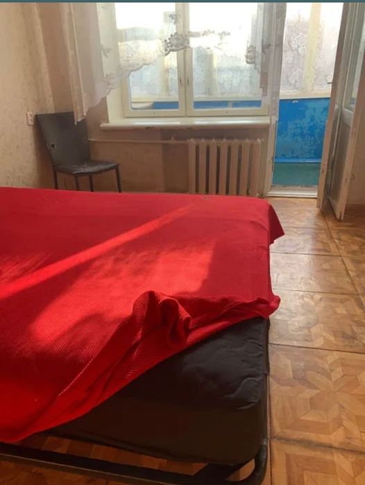 Продам двокімнатну квартиру центр Вишневого