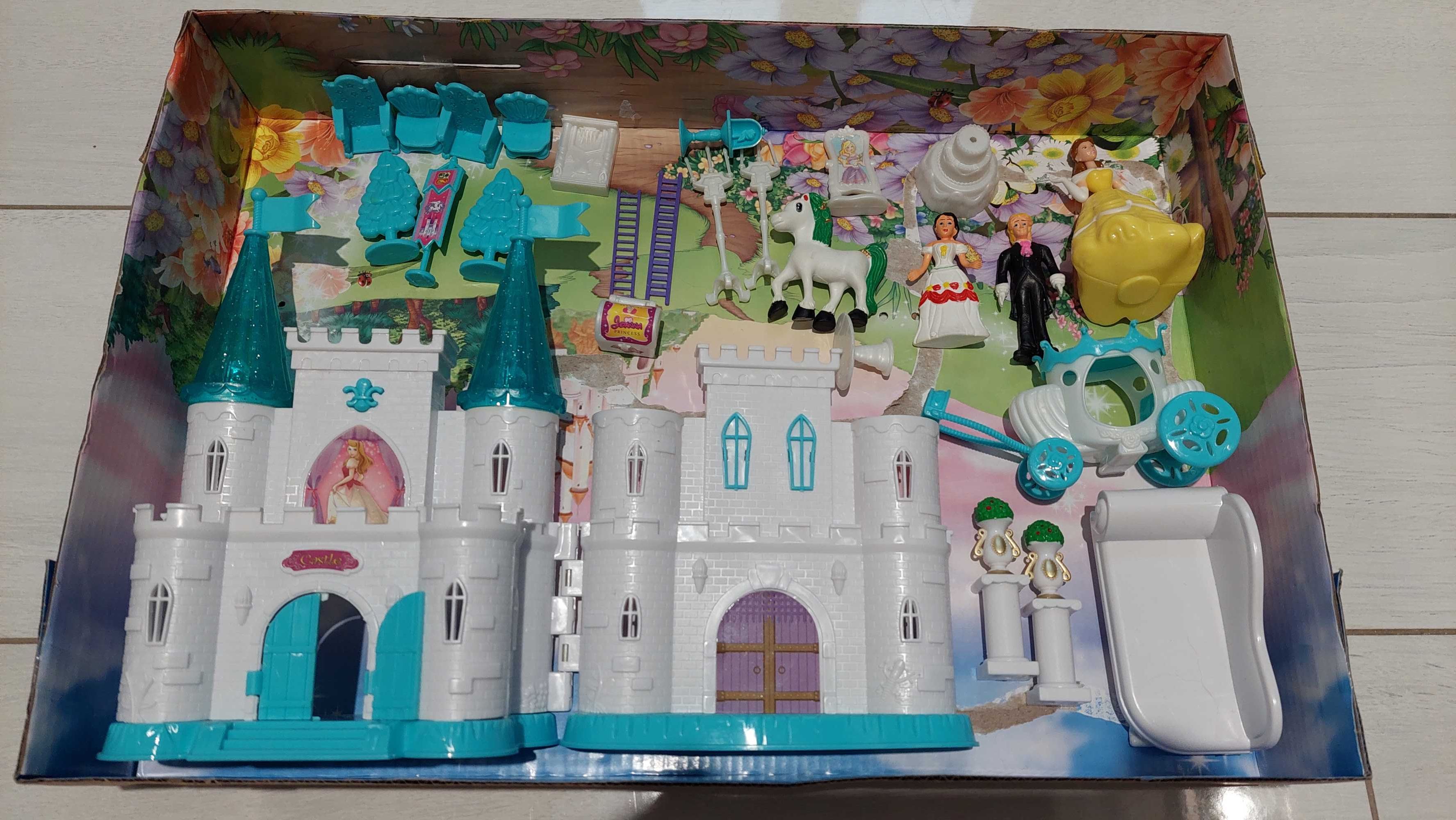 Zamek dla lalek    Castle Playset