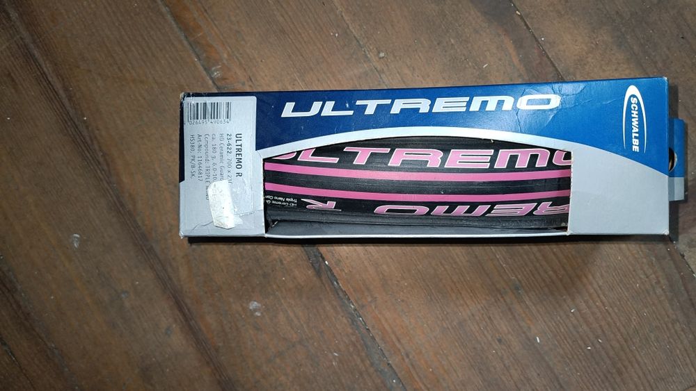 Pneus Hutchinson 700x23