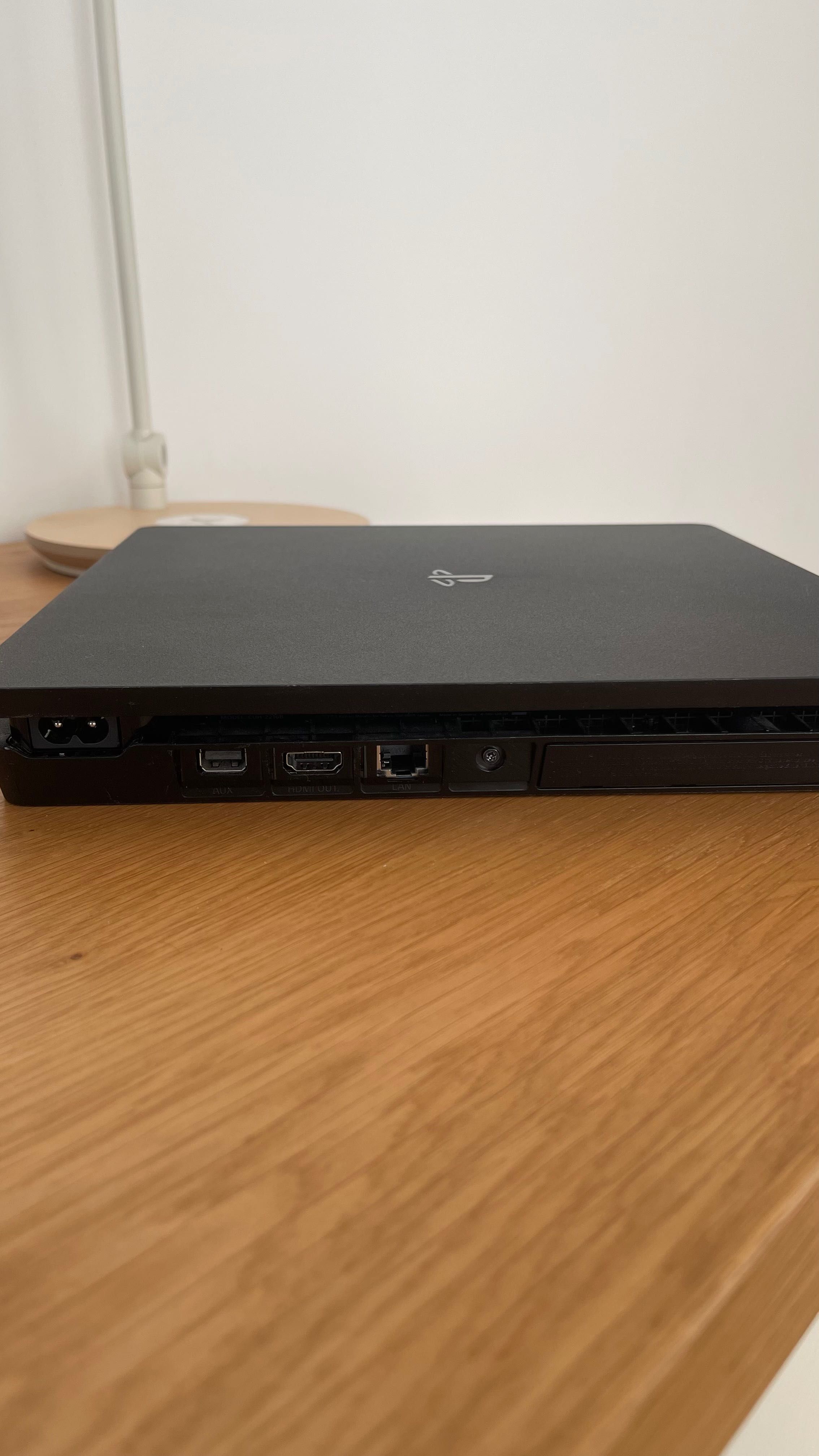 PlayStation 4 Slim 1TB