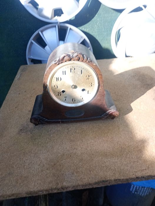 Stara skrzynia do zegara