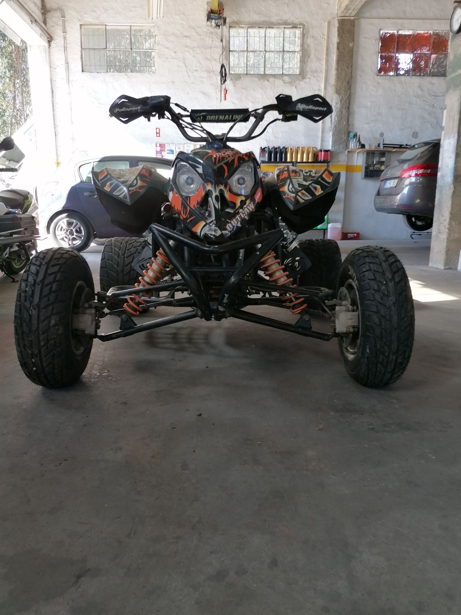 Vendo ou troco Polaris outlaw 525