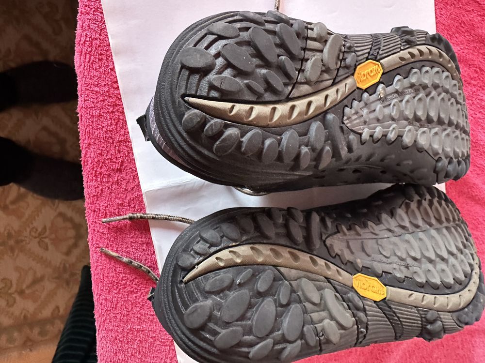 Merrell Intercept 43