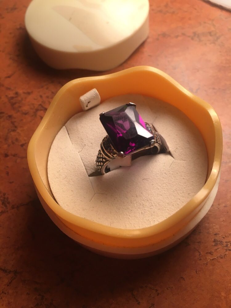 Srebrny pierścionek 925 fioletowa cyrkonia rozm 13